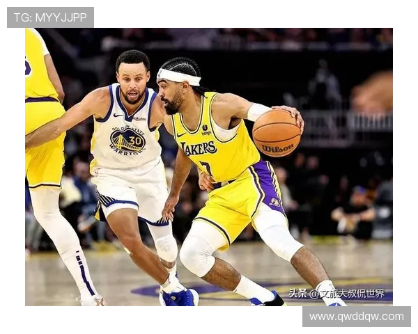 勇士半场领先太阳19分穆迪库里合力发威布克独撑球队